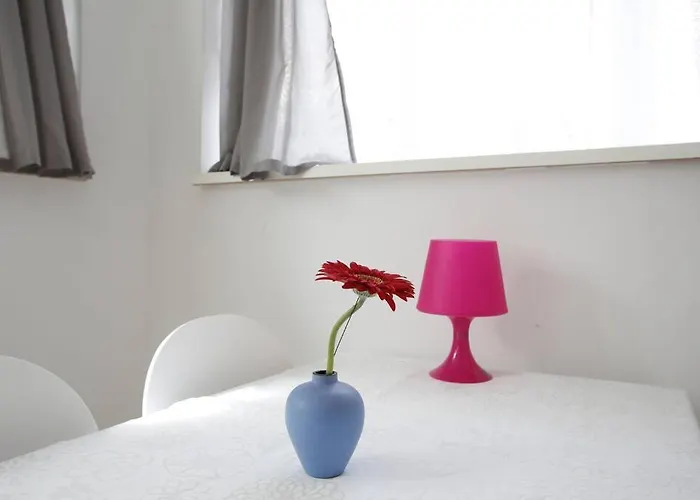 Sunny Apartment At Rostock - Pink